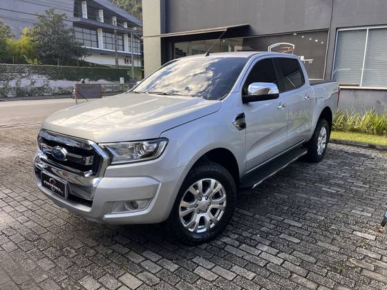 FORD RANGER 3.2 XLT 4X4 CD 20V DIESEL 4P AUTOMÁTICO FORD RANGER 3.2 XLT 4X4 CD 20V DIESEL 4P AUTOMÁTICO